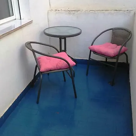 Downtown With Wifi & Tv Box Apartment